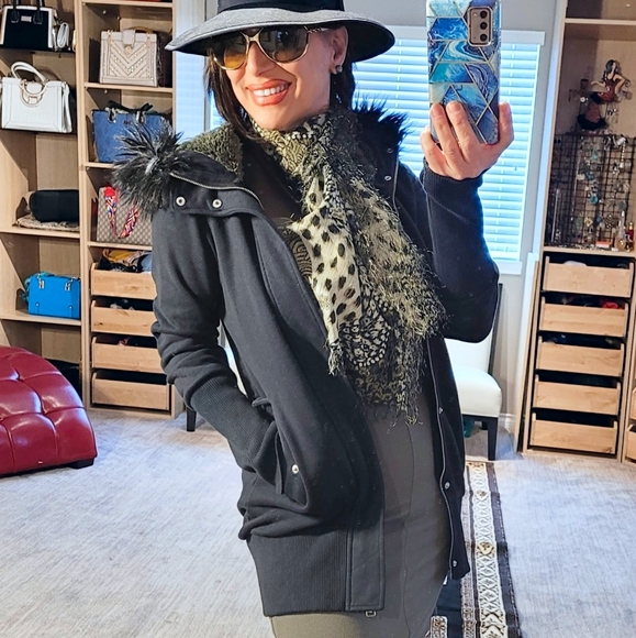 Izzue hooded coat - Picture 3 of 16